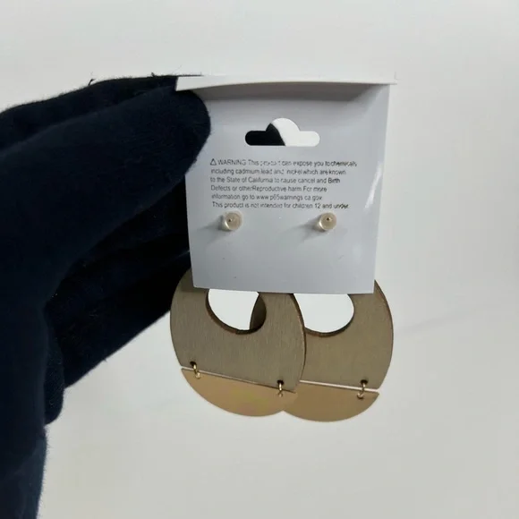 Chloe Accessory Women’s Wooden Boho Lightweight Dangle Earrings - Picture 5 of 5